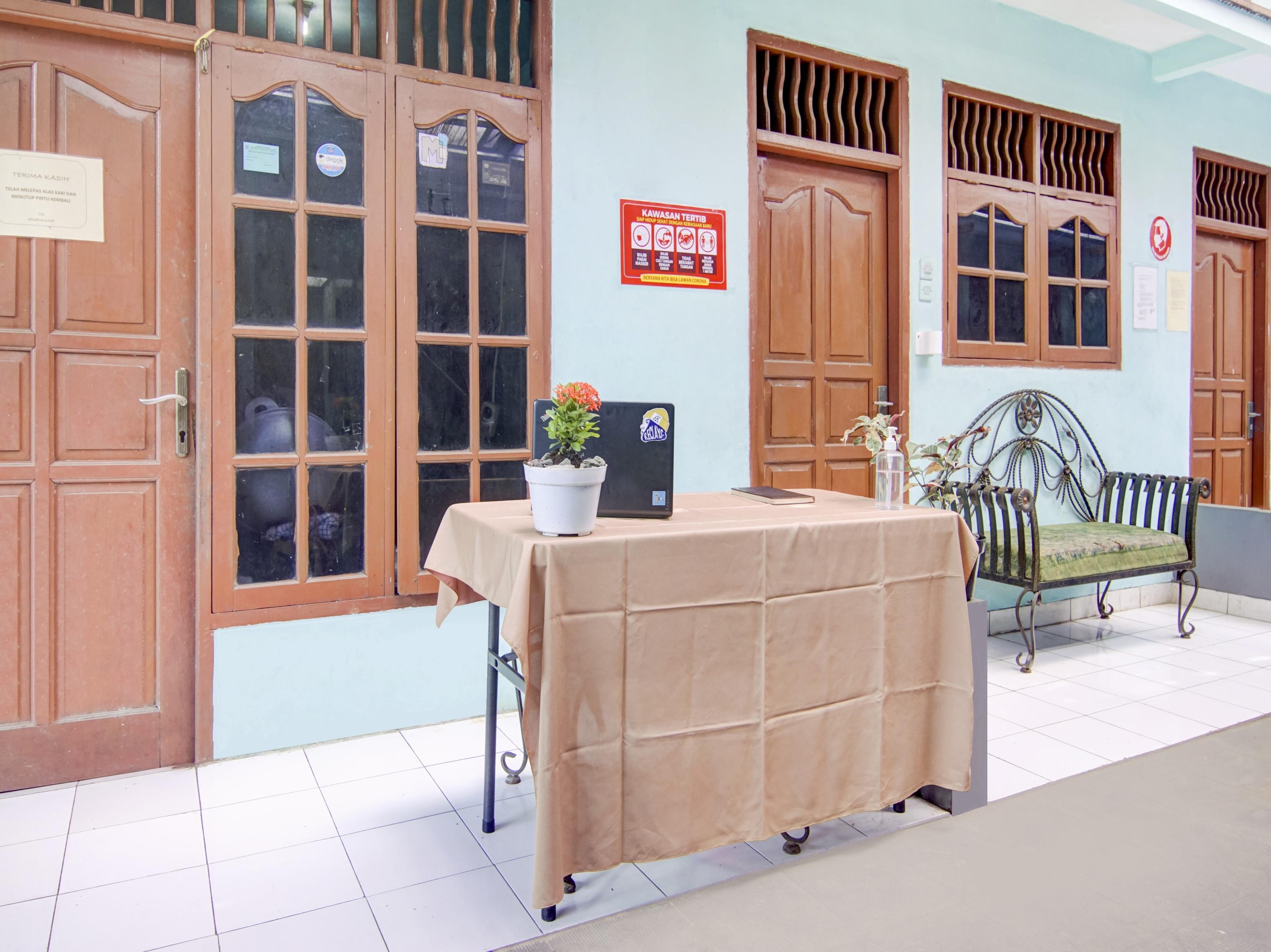 Spot On 3979 Wisma Purimas Syariah Depok Esterno foto